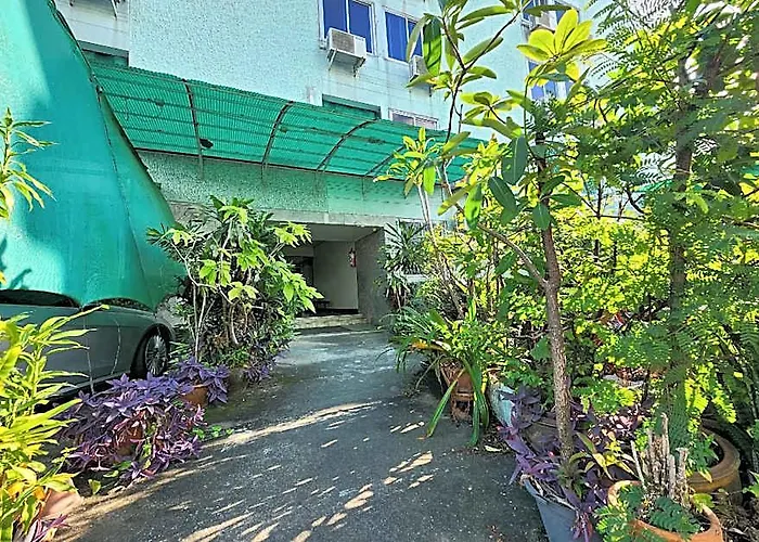 Green Apartment Hotel